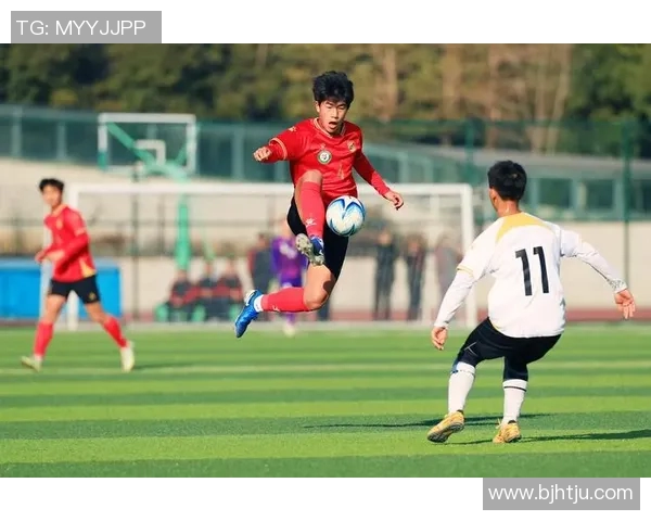 足球诗人：在绿茵场上书写梦想与激情的华美篇章