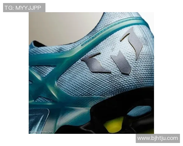 梅西新款足球鞋发布引领潮流的运动装备助力球场表现